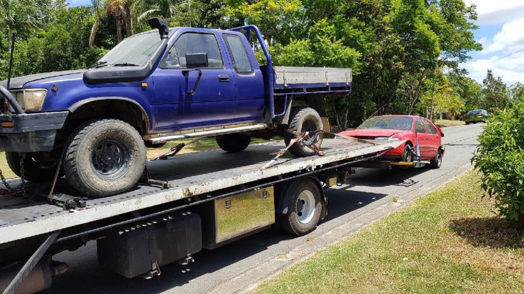 Cash for cars Toowoomba tow truck car removal of junk and scrap cars. Cash paid.
